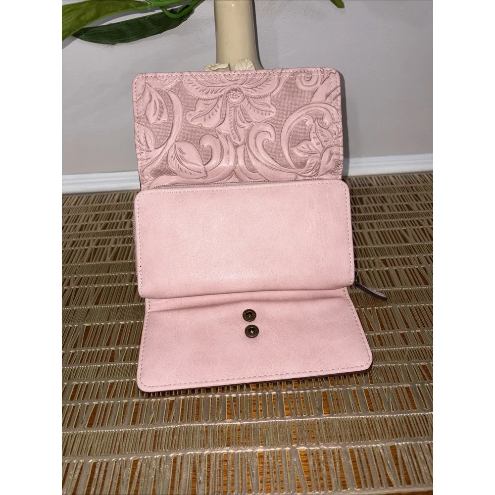 Born Concept Wallet Pink Floral Embossed Millstone Deluxe Card Bill Coin Slots